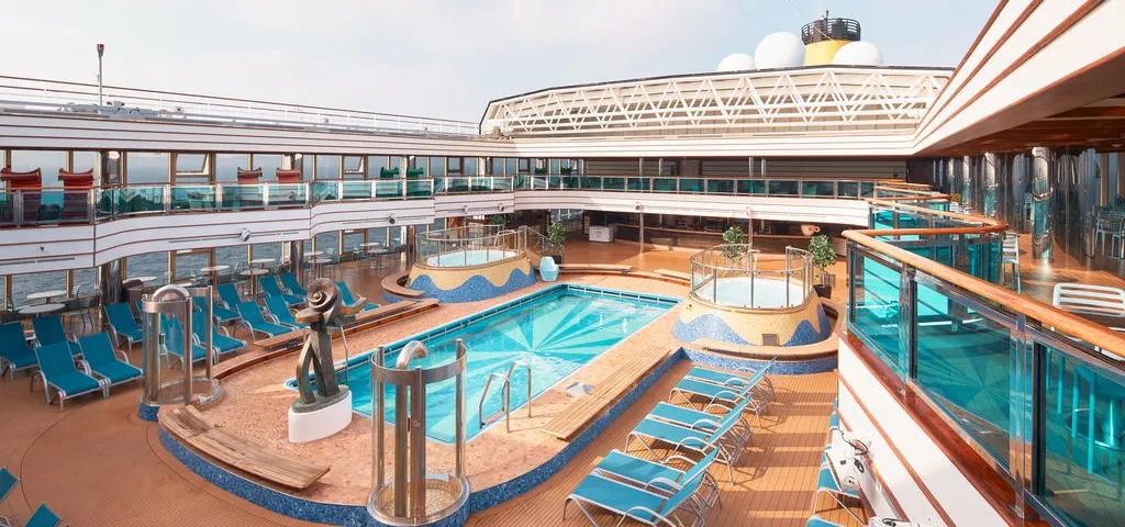 3- LIDO AZZURRO BLU <br> PISCINA BAJO TECHO ACRISTALADO & PANTALLA GIGANTE