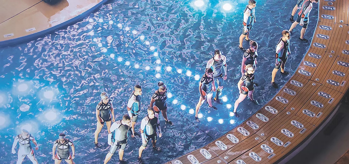 3- AQUATHEATER <br> ESPECTÁCULOS ACUÁTICOS DE ALTO NIVEL