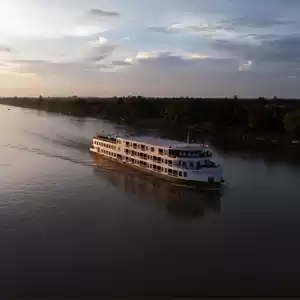 ¿A quién se dirige la compañía RIVAGES DU MONDE