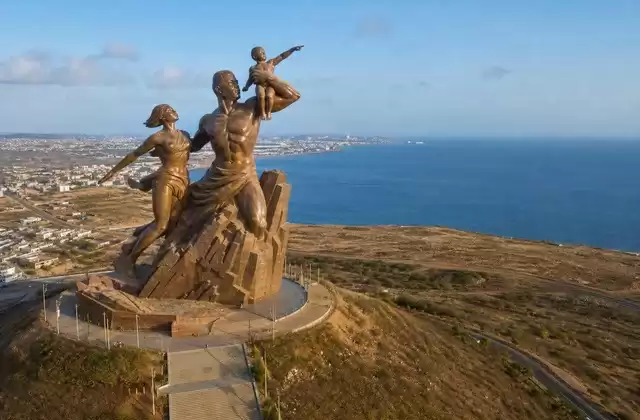 Monumento al Renacimiento Africano
