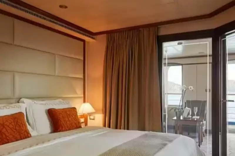 Suite Medallion